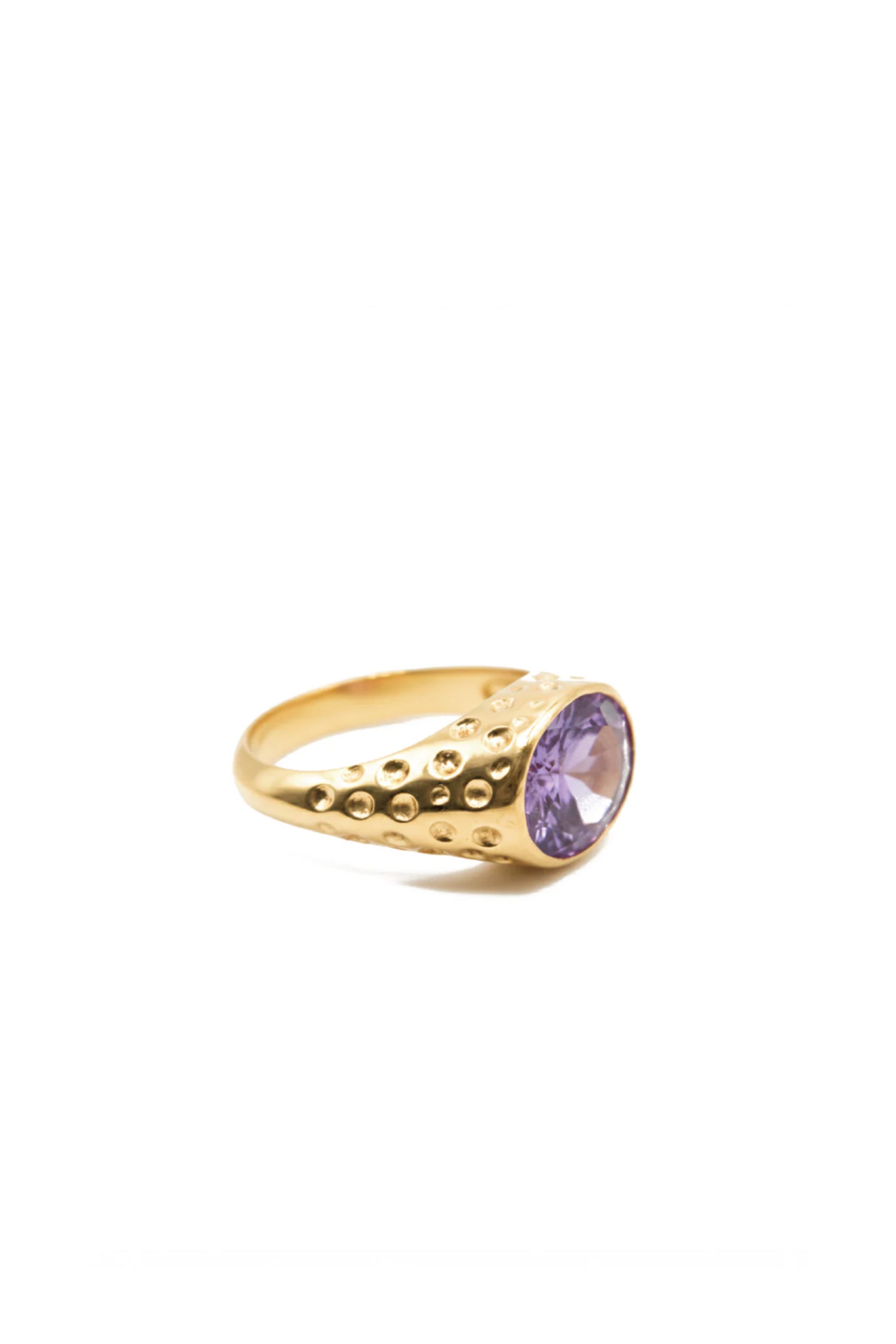 Mestiza Oval Signature Ring Golden